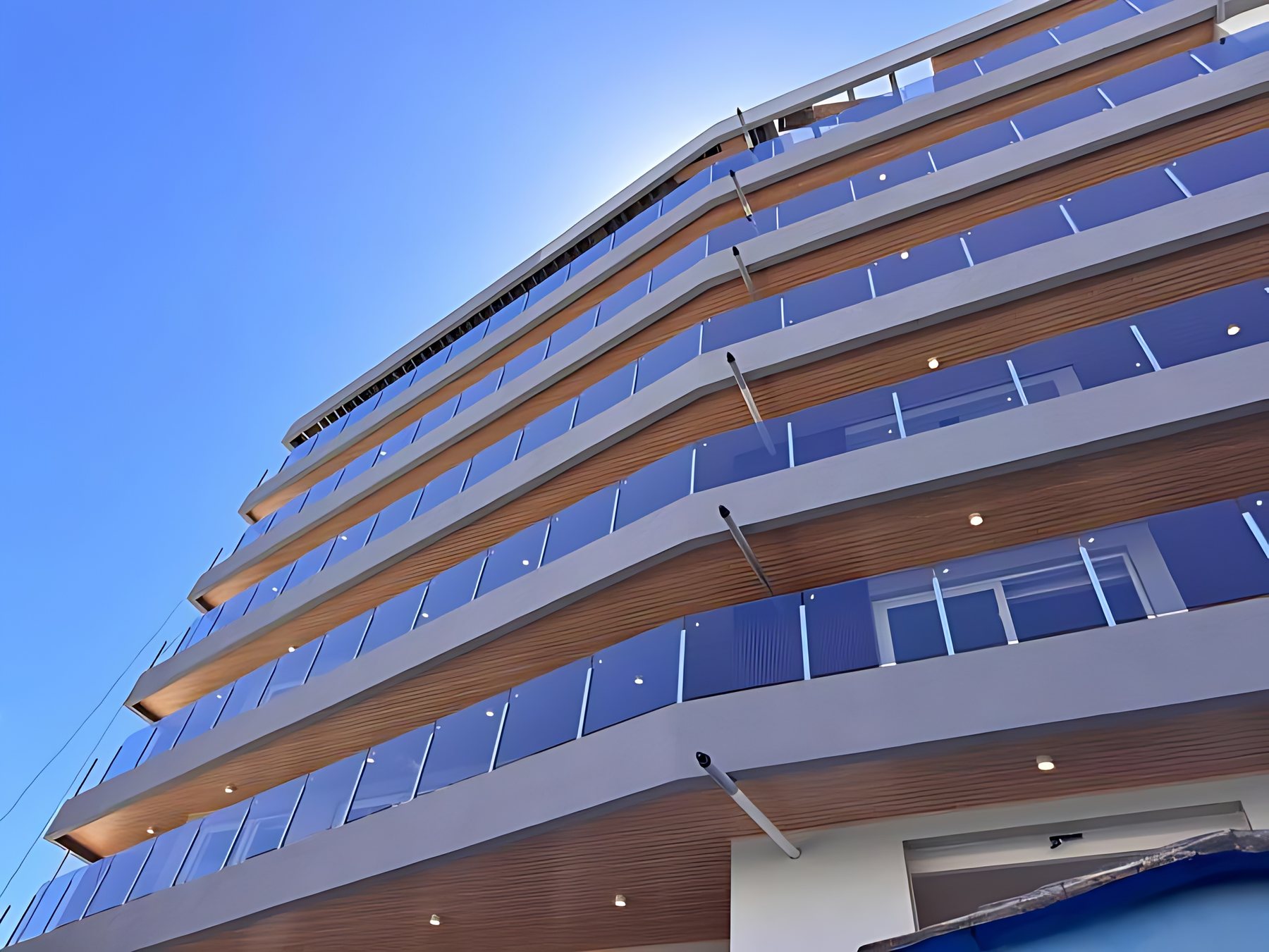 Balcones con baranda de vidrio